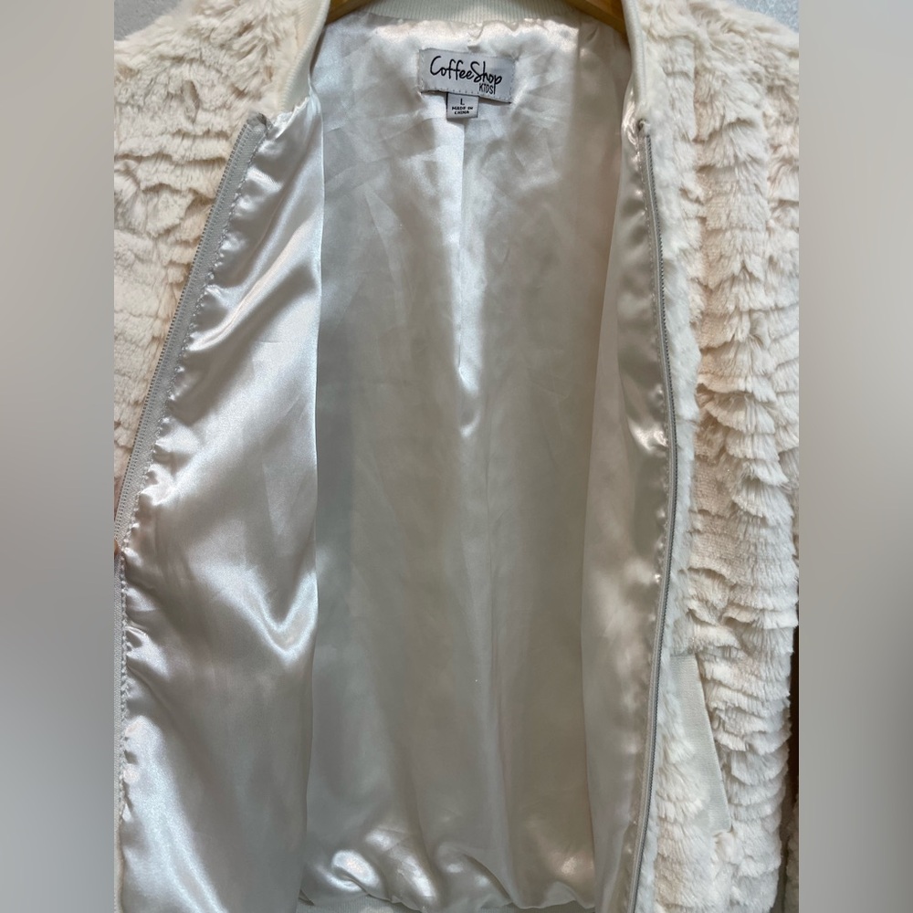 CoffeeShop Teddy Jacket - Picture 3 of 6